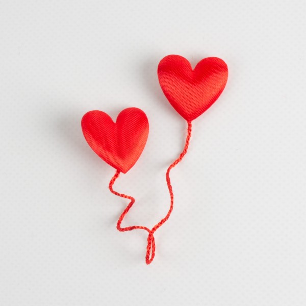 Heart on wire