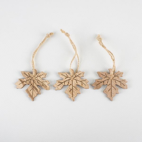 Wooden maple leaf for hanging 50mm
