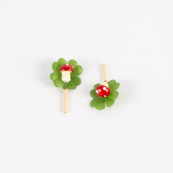 Clover with fly agaric 22mm on wooden stick